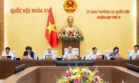 Cử tri và nhân dân phấn khởi trước việc điều chỉnh tăng lương cơ sở, lương hưu và trợ cấp bảo hiểm xã hội