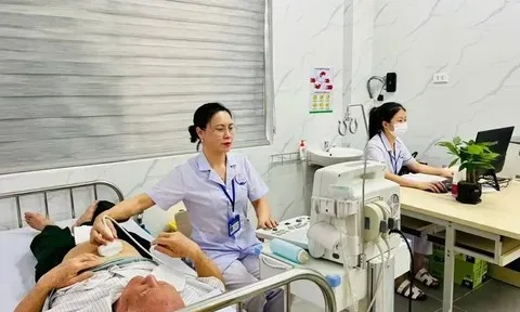 Đầu tư phát triển nhân lực y tế Thủ đô