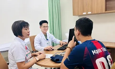 Những người lính áo trắng trên mặt trận thầm lặng