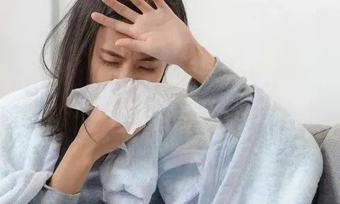 Những sai lầm khi tự điều trị cúm mùa tại nhà dẫn đến nguy kịch