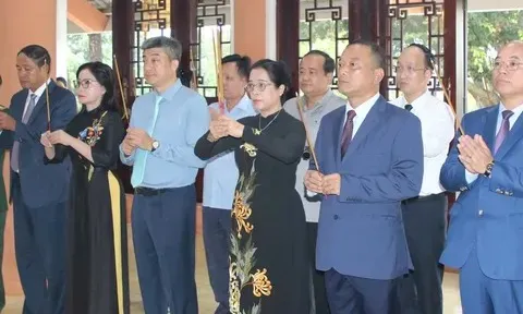 Đắk Lắk: Trang trọng tổ chức lễ viếng nghĩa trang liệt sĩ tỉnh nhân kỷ niệm 79 năm Ngày Thương binh - Liệt sĩ
