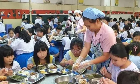 Minh bạch thông tin về bữa ăn bán trú