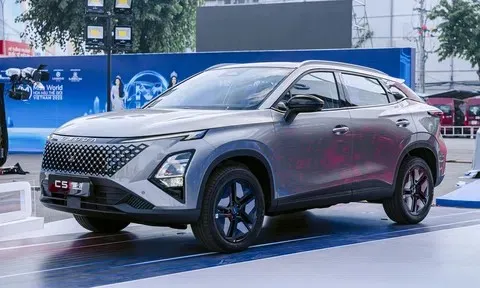 Xe hybrid và bài toán giao thông xanh